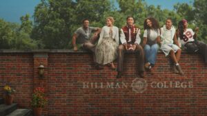 A Different World は、Deborah Wayne が彼女自身の Hillman ストーリーへと入っていく様子を追います