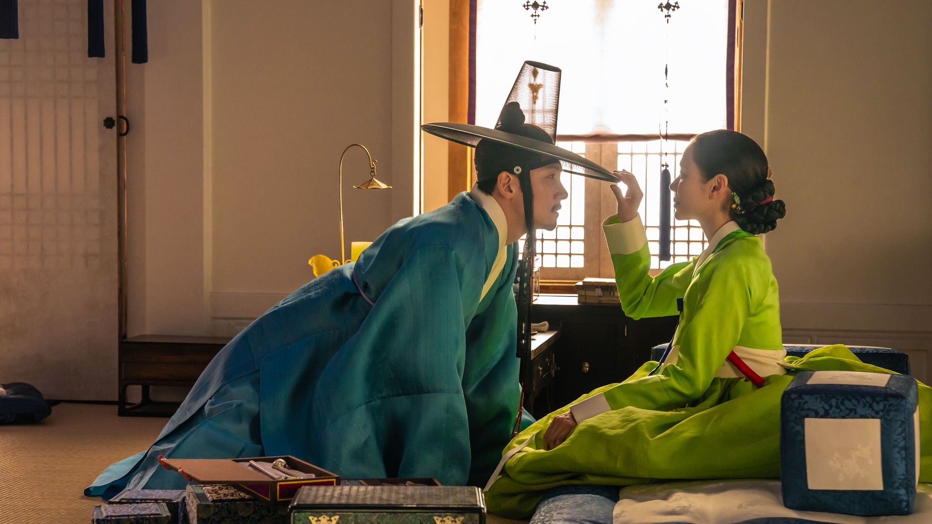 Son Ye-jin and Ji Chang-wook as Lady Cho and Cho Won in The Scandal
