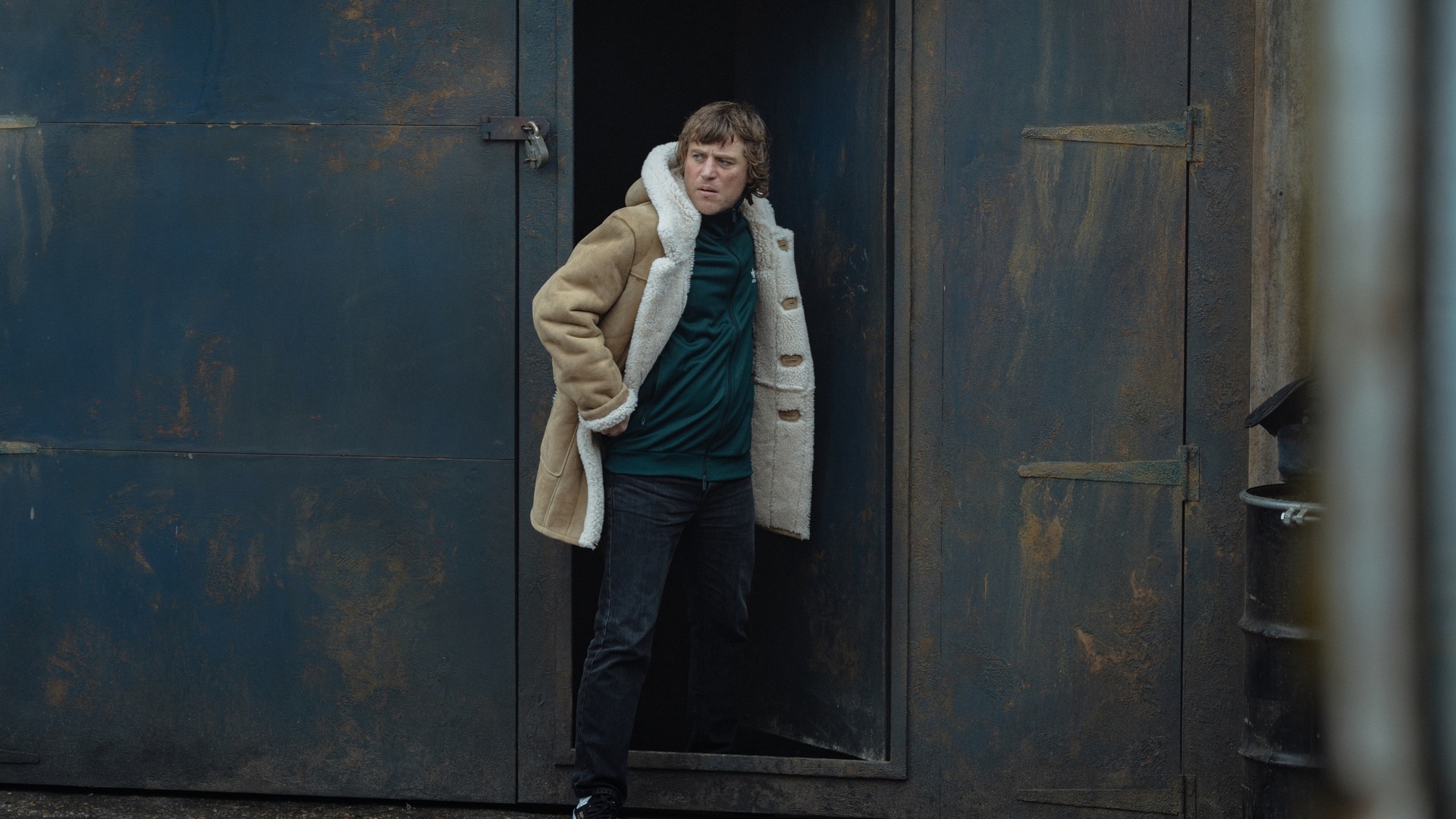 Johnny Flynn as Frankie Cooper in MobLand Season 2 Episode 3