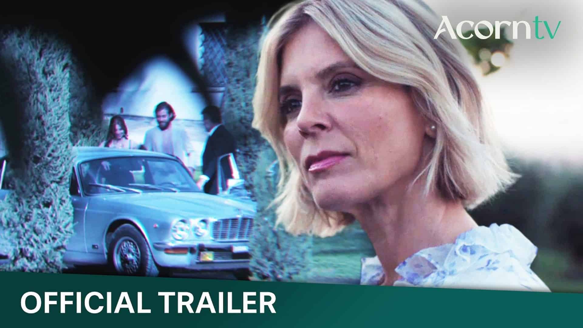 Emilia Fox as Sylvia Fox in Signora Volpe Season 3
